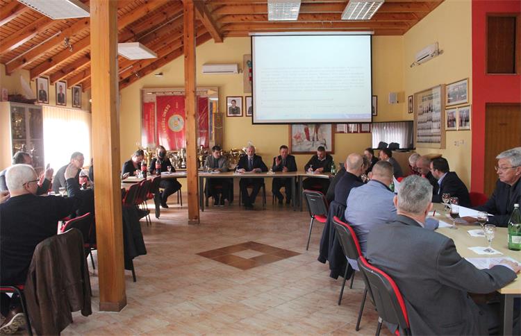 Slika /slike/Vijesti/Sjednica Predsjedništva HVZ u D.Trebarjevu.JPG